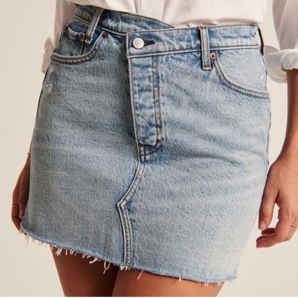 Abercrombie & Fitch Dresses & Skirts - A&F 90s Micro Mini High Rise Skirt